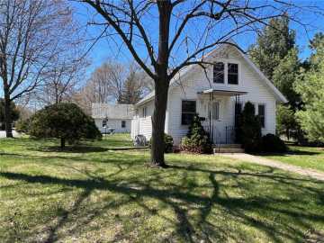 Menomonie, WI: 1201 Wilson NE Street