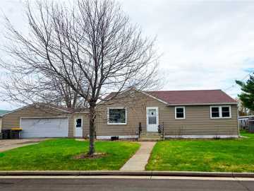 Baldwin, WI: 660 Oak Street