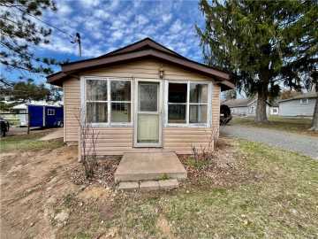 Dresser, WI: 125 E 1st Street