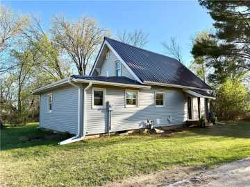 Cameron, WI: 208 N 7th St