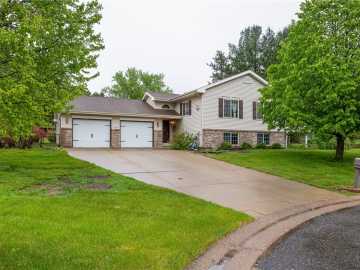 Black River Falls, WI: 819 Fairway Circle