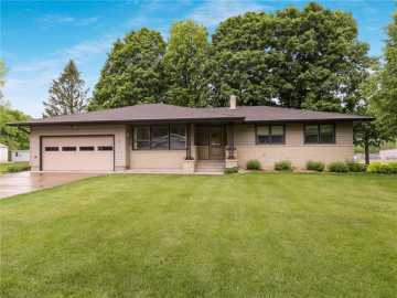 Elmwood, WI: 407 S Scott Street