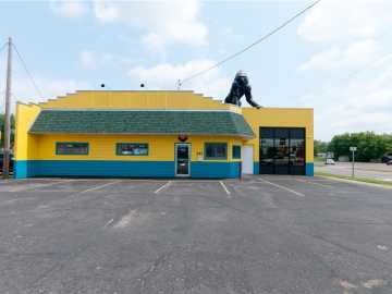 Rice Lake, WI: 627 S Main Street