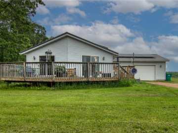 Neillsville, WI: 4780 W Blueberry Road