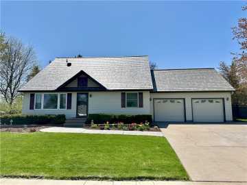 Fall Creek, WI: 410 E Roosevelt Avenue