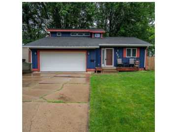 Menomonie, WI: 407 Cedar E Avenue