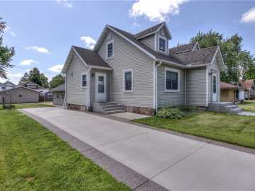 Bloomer, WI: 1520 10th Avenue