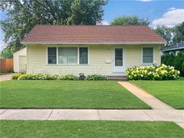 Eau Claire, WI: 2107 Valmont Avenue