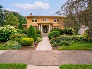 Chippewa Falls, WI: 707 W Columbia Street