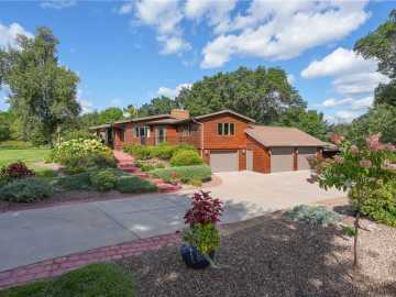 Eau Claire, WI: 2208 W Menomonie Street