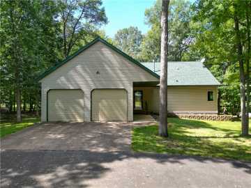 Danbury, WI: 29049 Hanscom Lake Trailway 