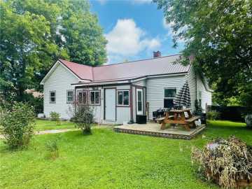 Birchwood, WI: 402 S Fuller Street