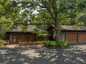 Eau Claire, WI: 1121 E Lowes Creek Road