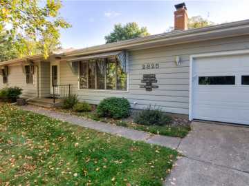 Eau Claire, WI: 2825 Crestwood Road