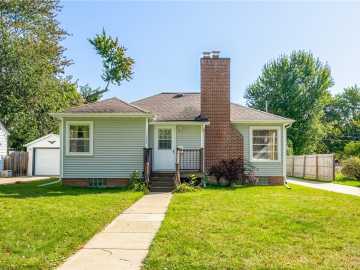 Menomonie, WI: 1426 Wilson NE Street