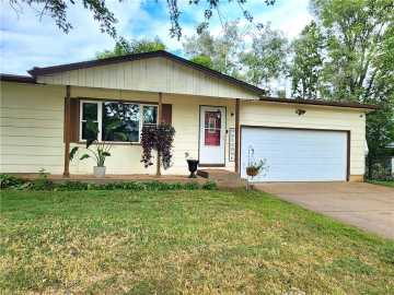 Eau Claire, WI: 2508 E Hamilton Avenue
