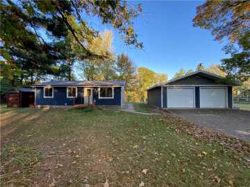 Augusta, WI: 4445 S County Road ND