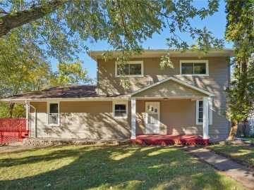 St Croix Falls, WI: 221 N Jefferson Street