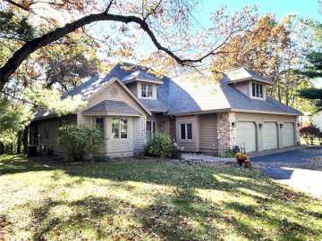 Chippewa Falls, WI: 1523 Woodridge Drive