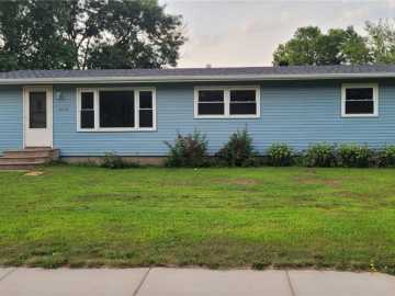 Altoona, WI: 2212 Bartlett Avenue