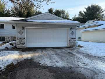 Altoona, WI: 1215 Glades Drive