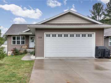 Eau Claire, WI: 733 Gilbert Street