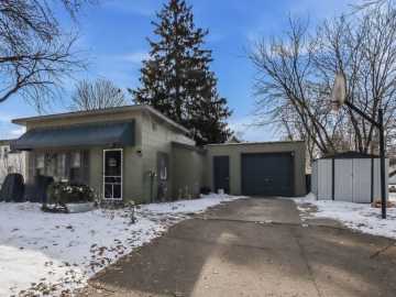 Menomonie, WI: 420 E Elm E Avenue