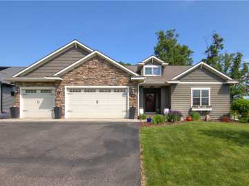 Eau Claire, WI: 4634 S Oakwood Hills Parkway