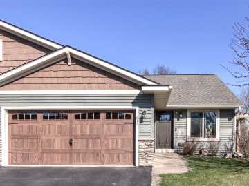 Altoona, WI: 617 Blue Karner Drive