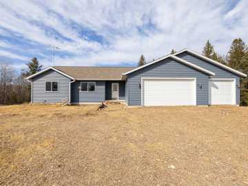 Holcombe, WI: 27633 182nd Street