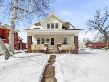 Chippewa Falls, WI: 618 W Central Street
