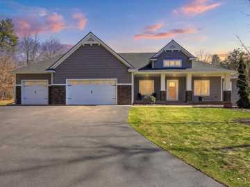 Eau Claire, WI: 977 Mc Gregor Drive