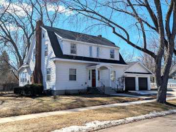 Rice Lake, WI: 308 W Humbird Street