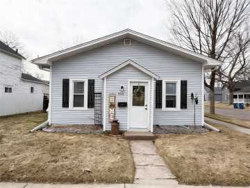 Rice Lake, WI: 516 W Messenger Street