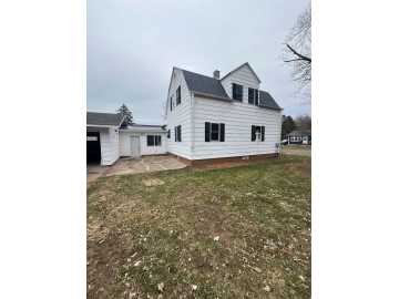 Ridgeland, WI: 221 Fuller Street