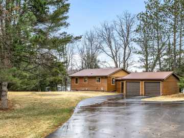 Hayward, WI: 10562 N Forest Circle Drive