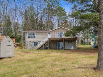 Hayward, WI: 12503 N Small Road