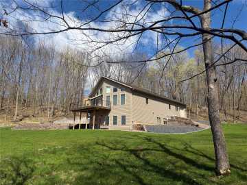 Tony, WI: W6163 Mae West Road