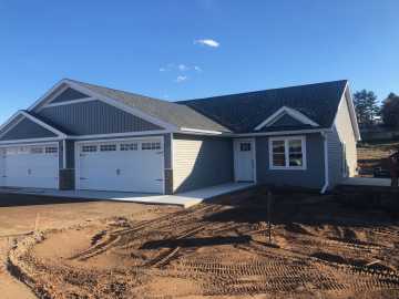 Eau Claire, WI: 5055 Maple Leaf Path