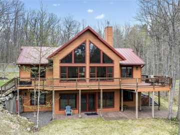 Hayward, WI: 8787N Nor Wis Road
