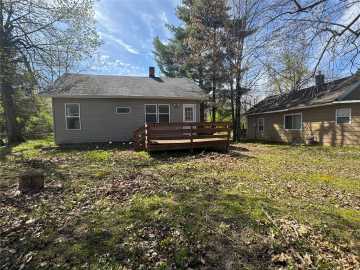 Ladysmith, WI: 809 W 5th St N 