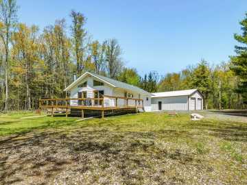 Gilman, WI: N5553 Lake Drive