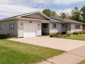 Mondovi, WI: 374 W Vine Street