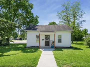 Black River Falls, WI: 1004 Harrison Street