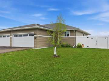 Fall Creek, WI: 210 E Randall Road