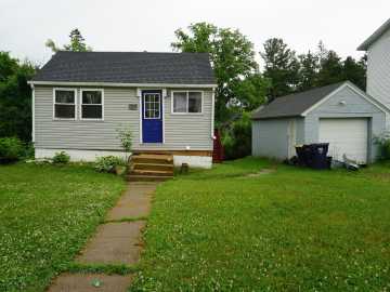 Ellsworth, WI: 226 S Grant Street
