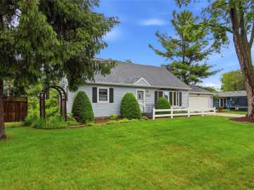 Chippewa Falls, WI: 1008 W Cedar Street