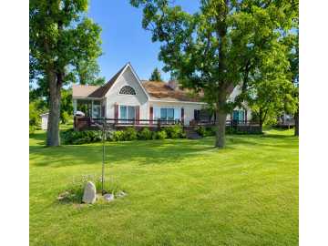 Luck, WI: 2282 71st Street