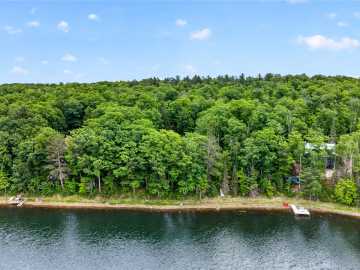 Drummond, WI: 12765 Brady Road
