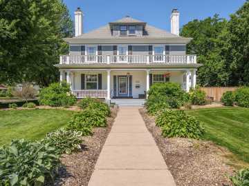 Eau Claire, WI: 1328 Wilson Street